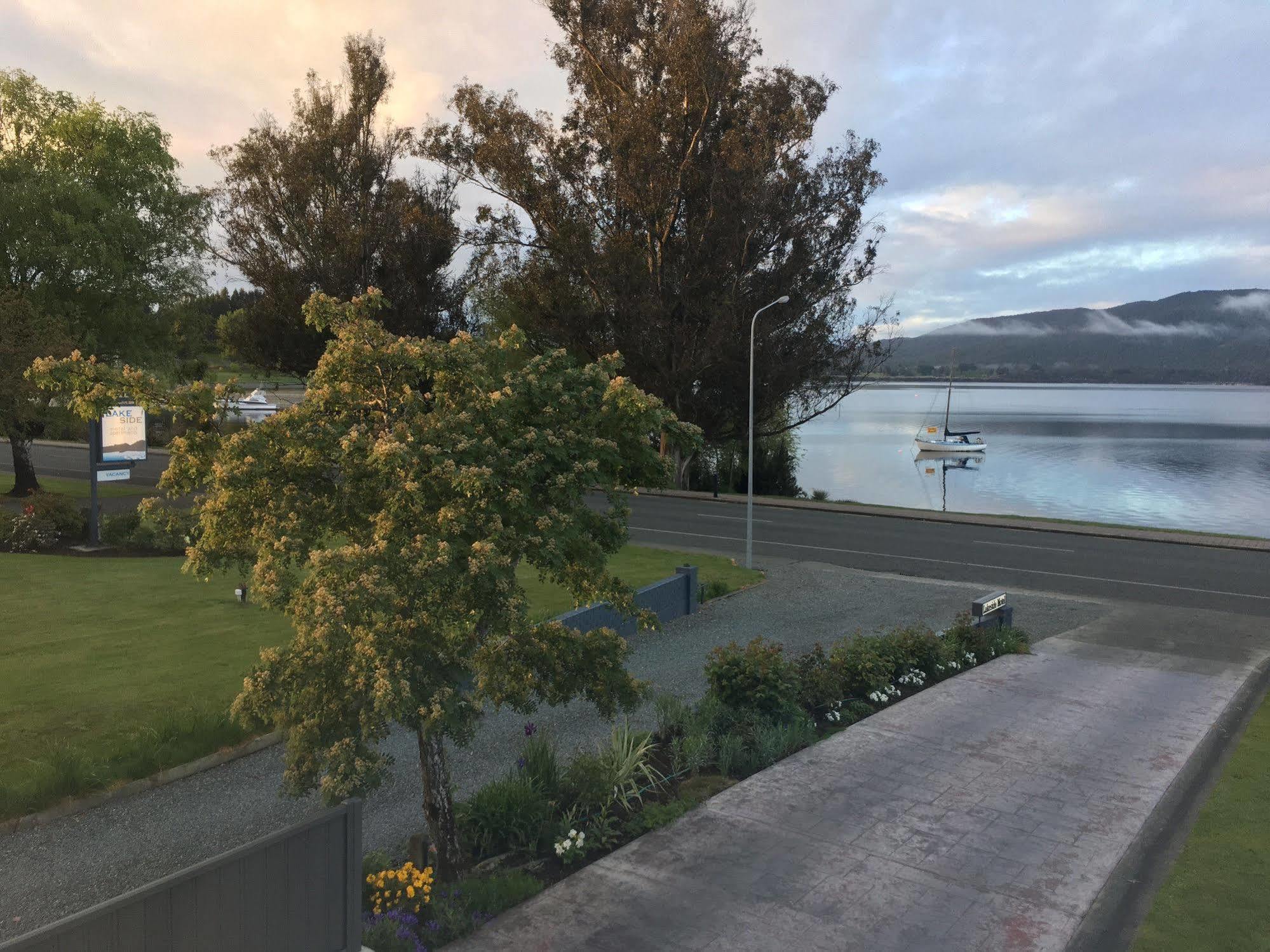 Lakeside Motel & Apartments Te Anau Luaran gambar