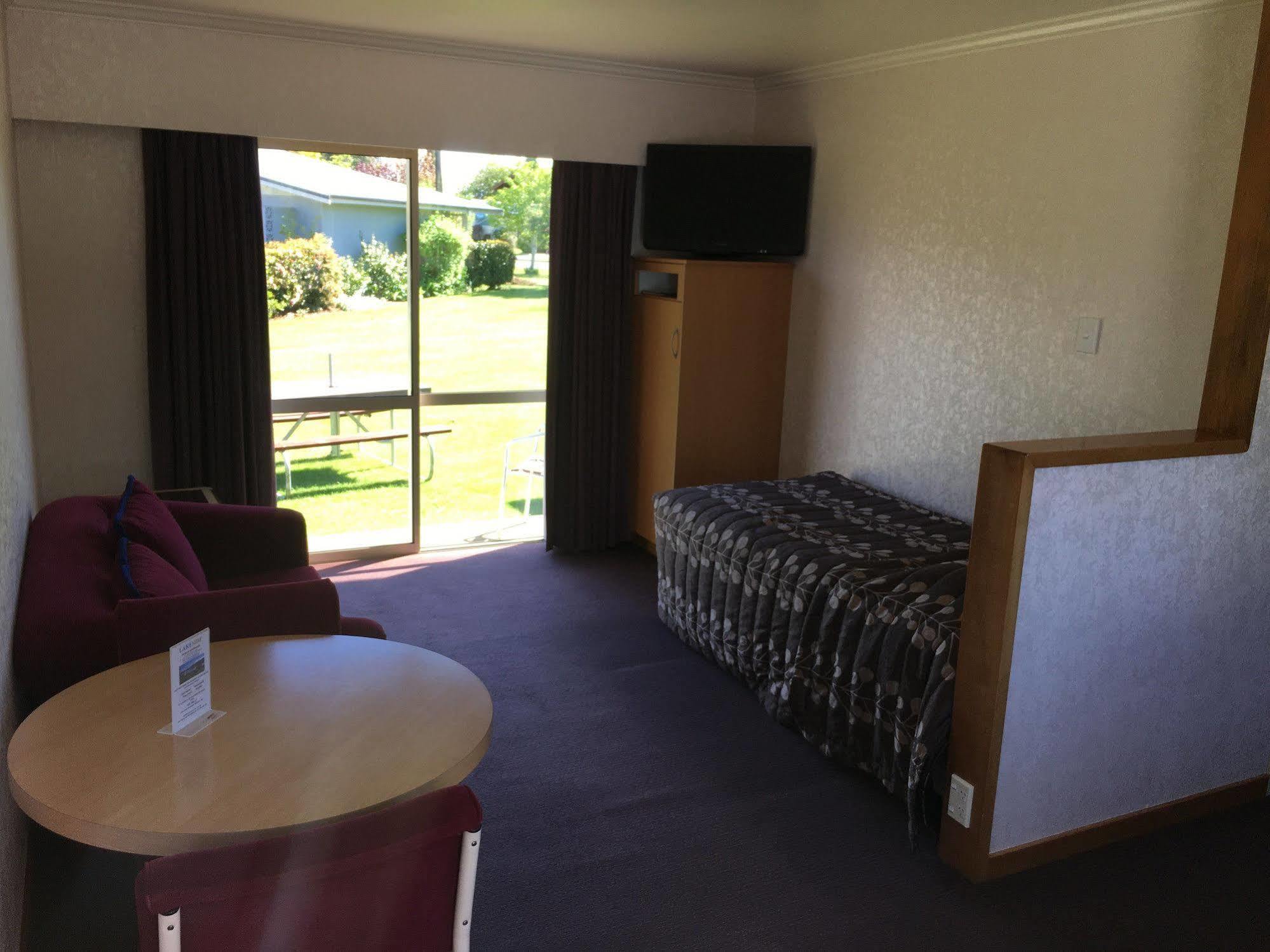 Lakeside Motel & Apartments Te Anau Luaran gambar