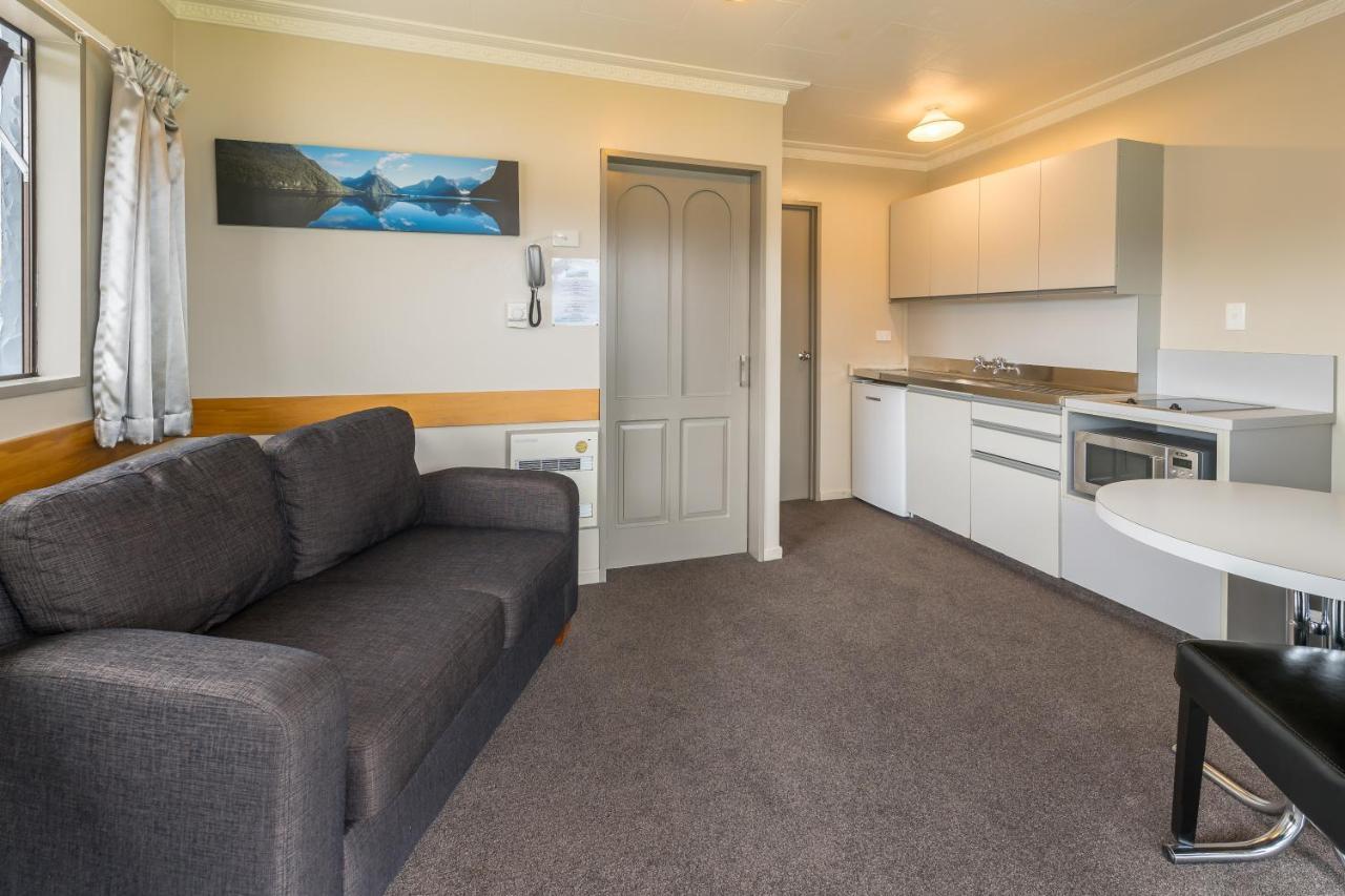 Lakeside Motel & Apartments Te Anau Luaran gambar